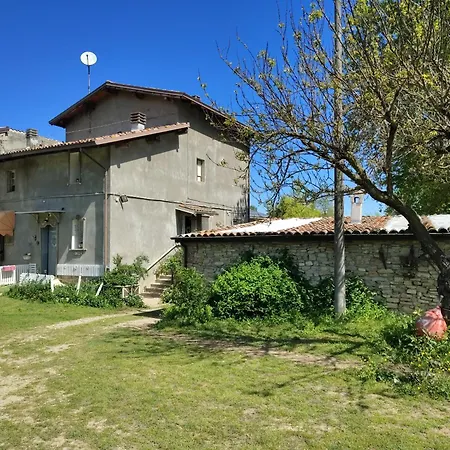 ベッド・アンド・ブレックファスト La Baia Dei Lupi Rezzano